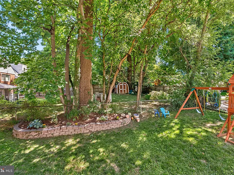 8909 2nd Ave — Photo 37