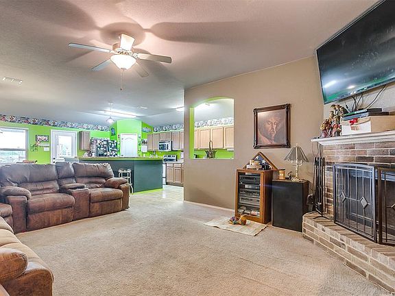 3rd image of 2636 Castle Pines Dr