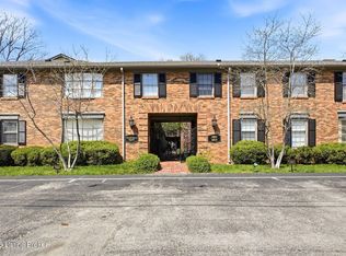 3811 Washington Sq APT 2G, Saint Matthews, KY 40207