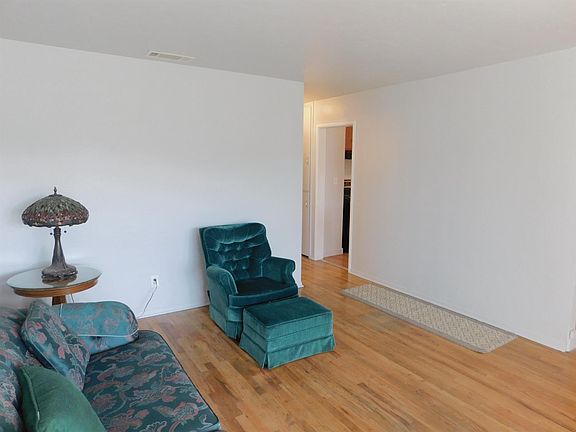 5th image of 1706 S School St