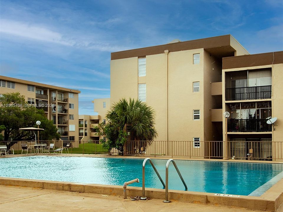 1st image of 506 NW 87th Ave APT 212
