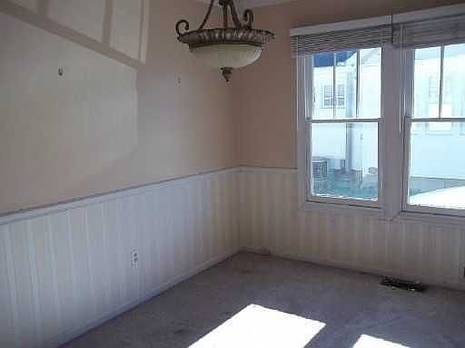 4th image of 204 12th St