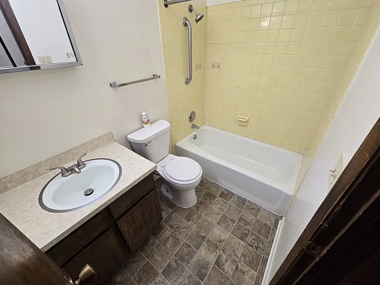 French Quarter Apartments — Photo 8