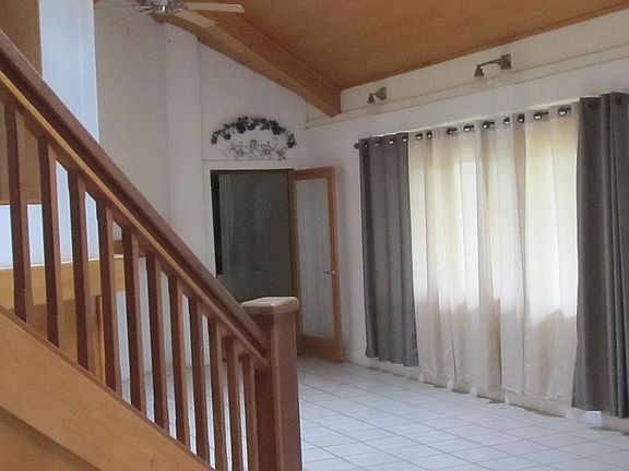 3rd image of 503 Oakwood Dr