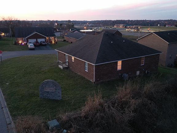 4th image of 706 Cobbler Ln W #2