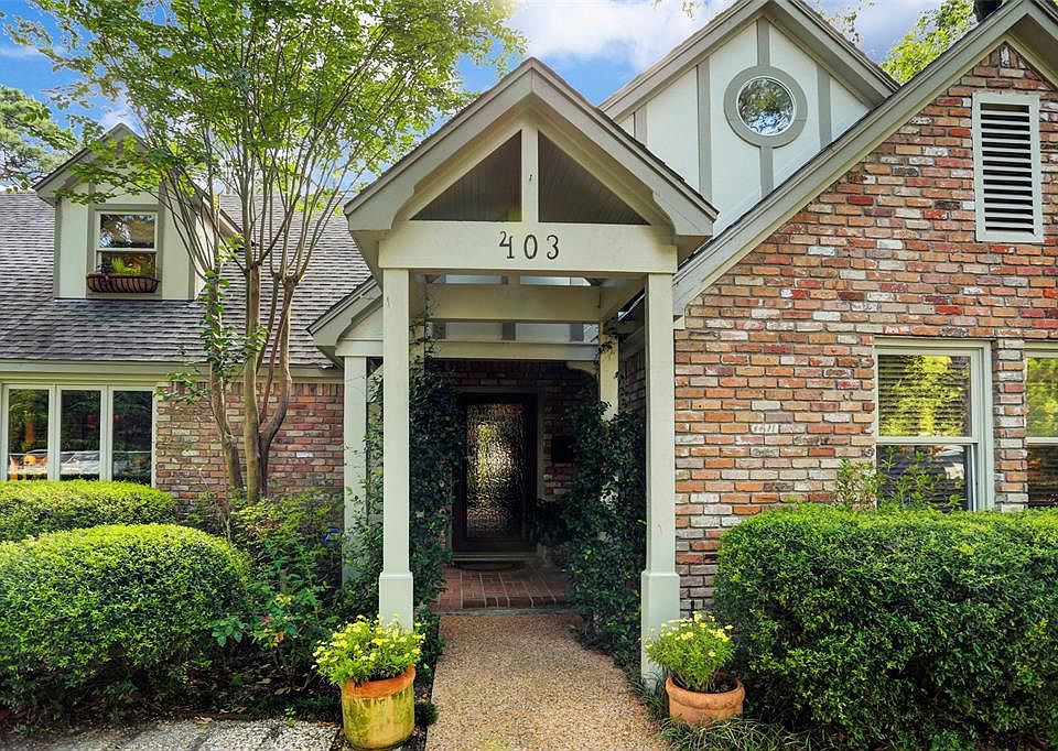 1st image of 403 Hollow Dr