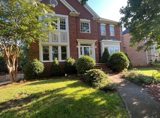 4045 Huntscroft Ln, Winston Salem, NC 27104