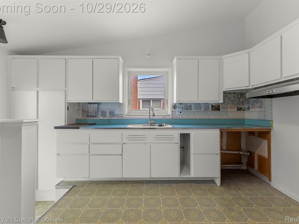 13624 Leroy St, photo 11