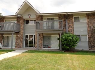 16W543 Mockingbird Ln APT 106, Willowbrook, IL 60527