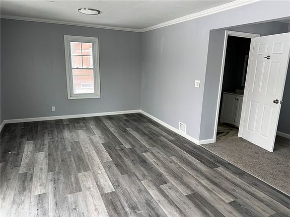 3rd image of 2125 Transit Rd