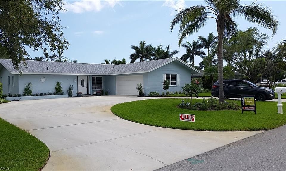 1st image of 612 Cypress Way E
