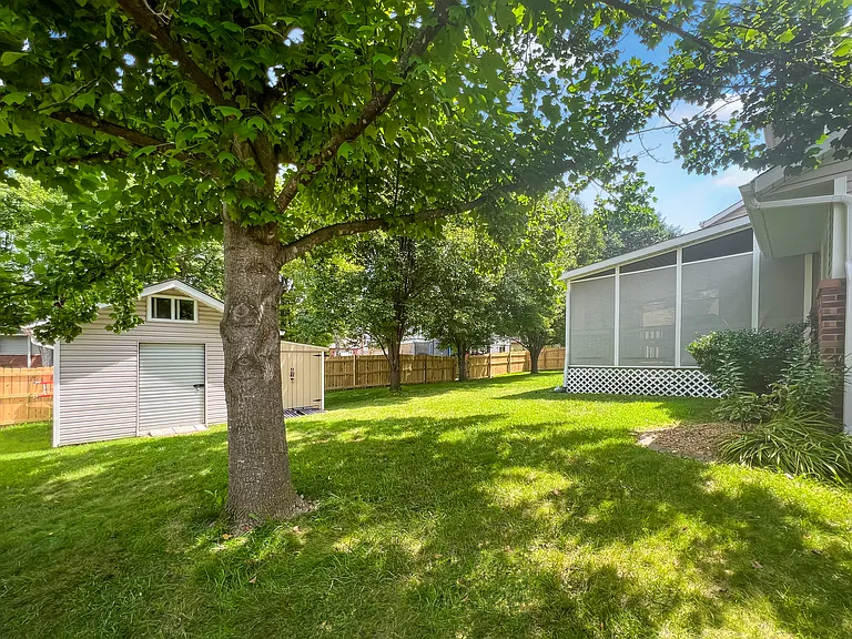 1026 Woodleaf Dr — Photo 14