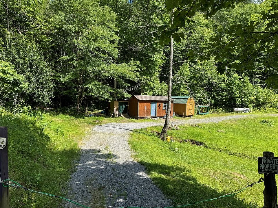 2nd image of 110 Grey Fox Ln