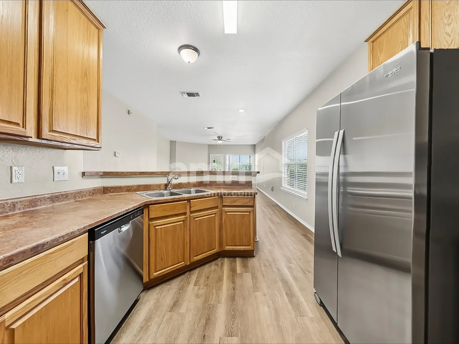 3 bed, 2.0 bath, 1835 sqft, $1,755 — Photo 3