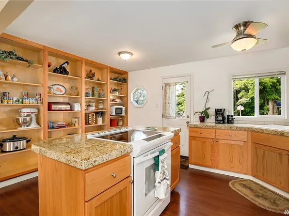 20812 Hubbard Rd #A, Lynnwood, WA 98036