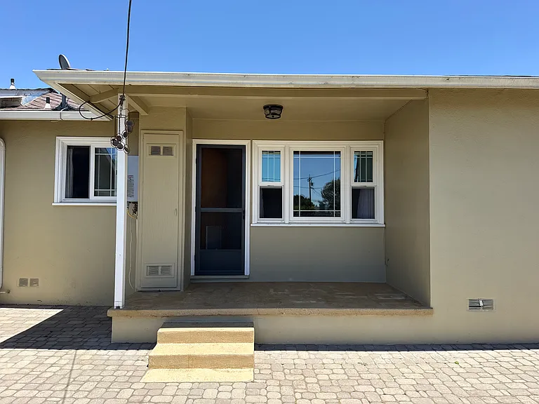 270 Walnut St — Photo 15