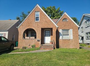 5122 Arch St, Maple Heights, OH
