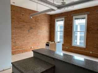 246 W 3rd St #4, Davenport, IA 52801