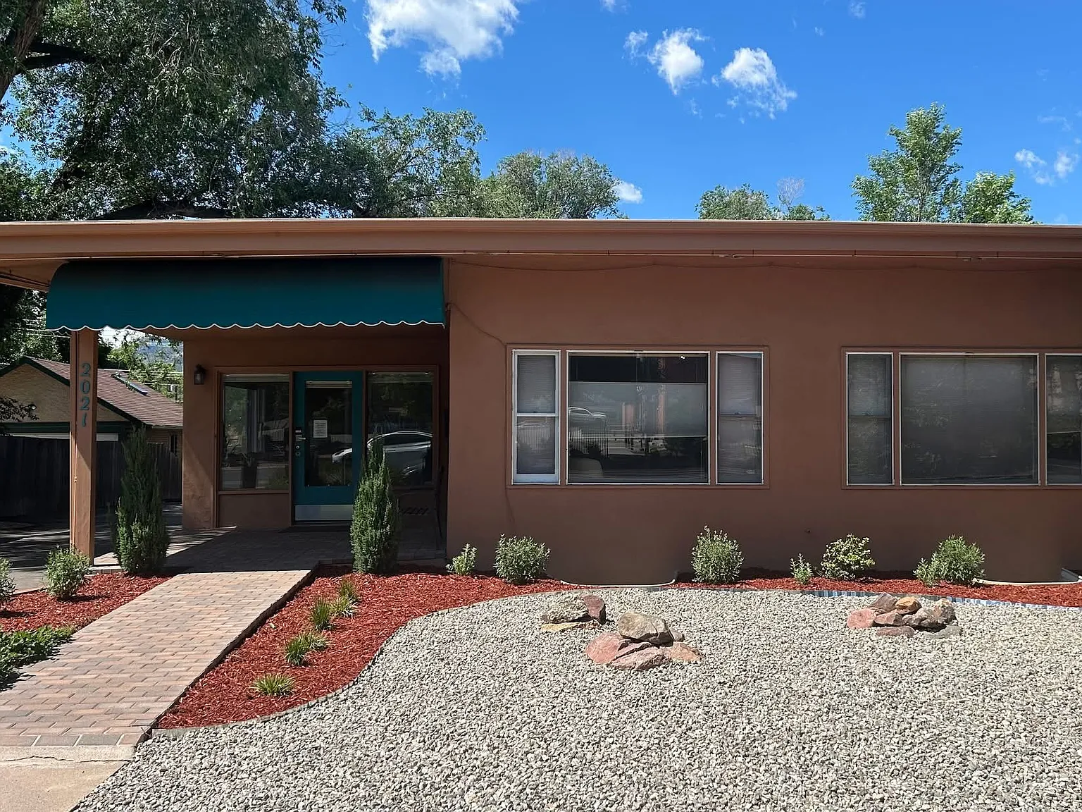 2 bed, 1000 sqft, $1,895 — Photo 3