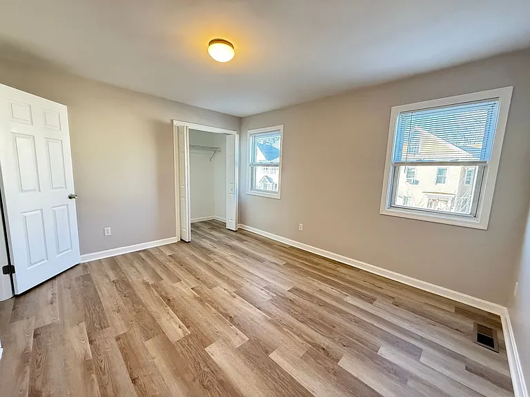 33-37 Grant St — Photo 4