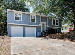 2106 Scarbrough Dr, Stone Mountain, GA 30088