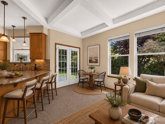 3rd image of 4404 Landmark Drive
