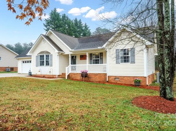 118 Westscott Dr, Statesville, NC 28625