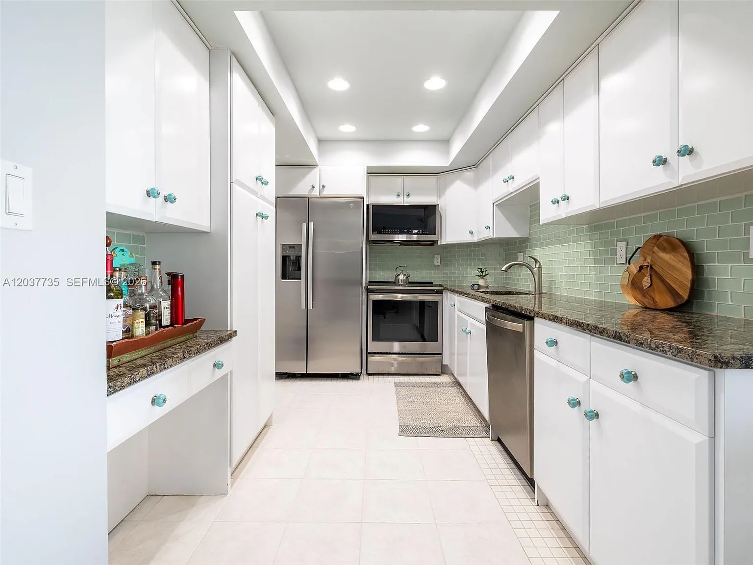 Arlen House West Condo — Photo 4