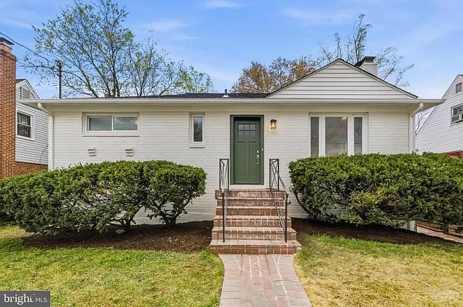 3608 Janet Rd — Photo 2