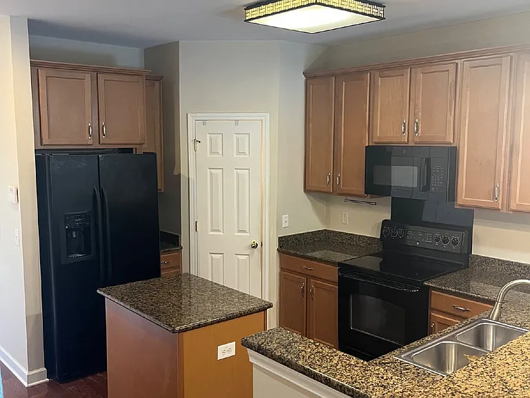 7529 Kemberton Ct — Photo 6
