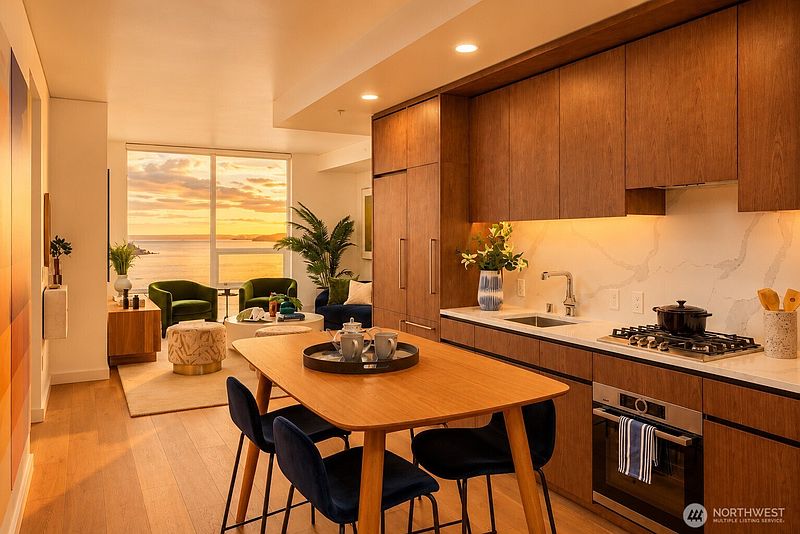 4th image of 121 Stewart Street #3306