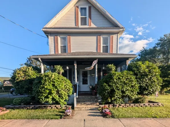 355 Locust St, Jersey Shore, PA 17740