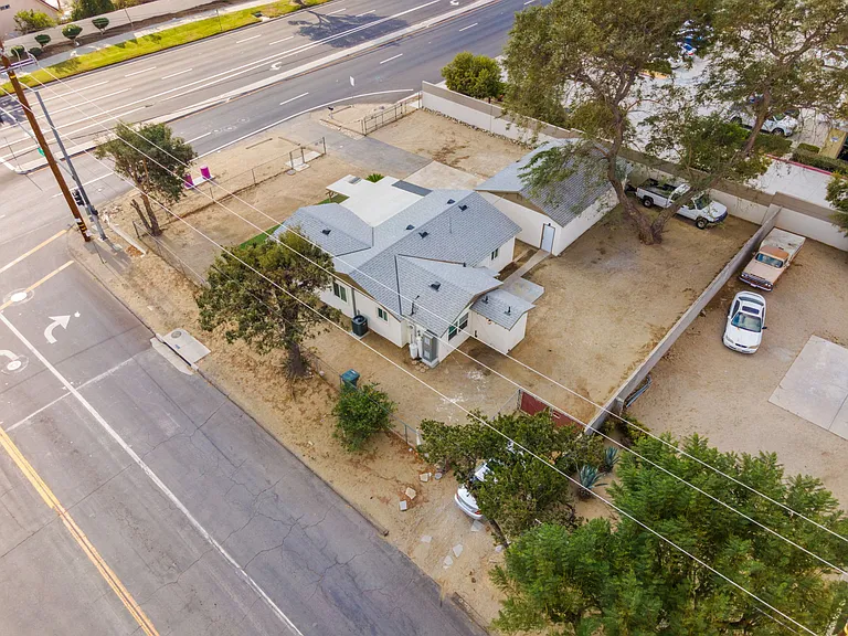 14292 Jurupa Ave — Photo 6