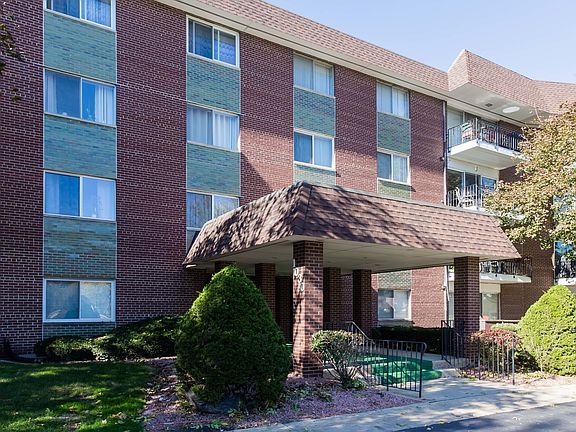 3rd image of 1030 S Fernandez Ave APT 1B