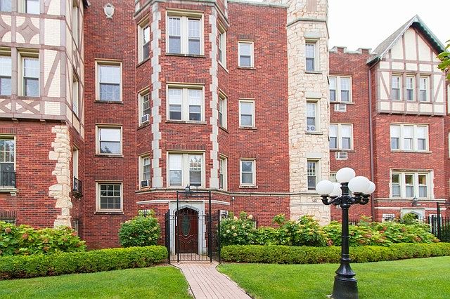 1st image of 10909 S Longwood Dr APT 1