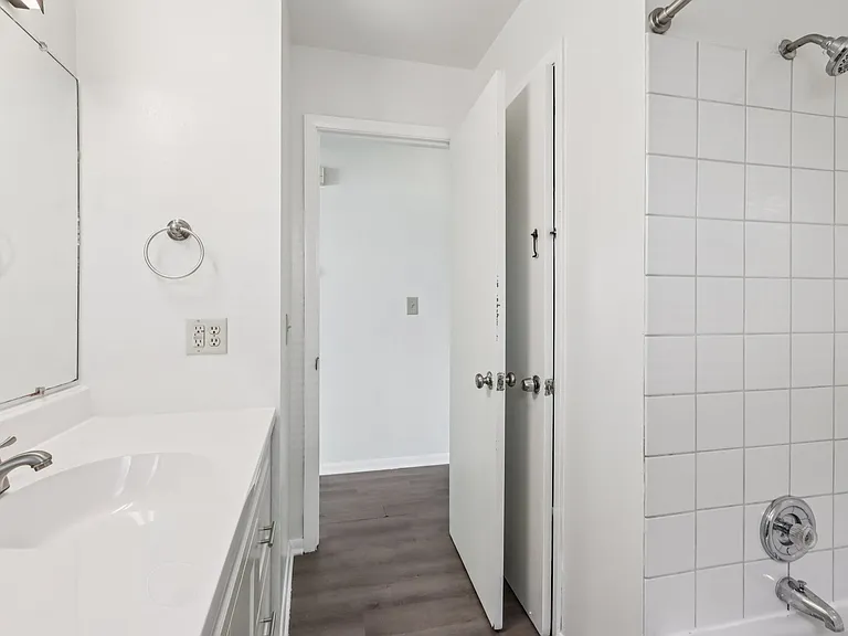 1933 S 72nd St #1933 — Photo 12