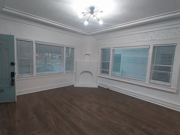 1325-1333 E Ocean Blvd — Photo 3