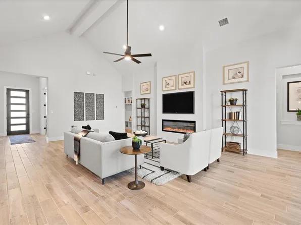 209 Firethorn Rd, Marble Falls, TX 78654