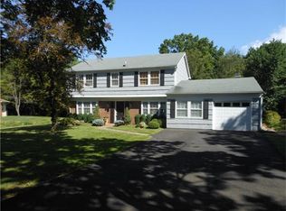 34 Macafee Rd, Somerset, NJ 08873