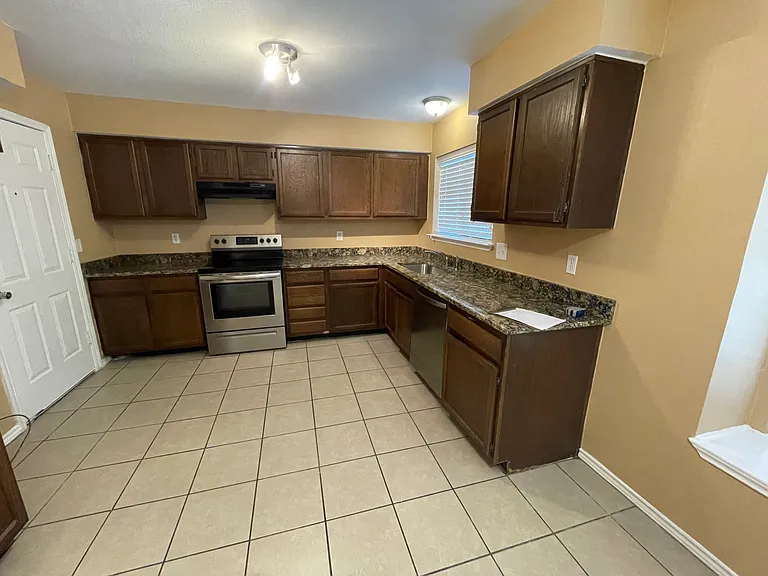 608 Coolwood Ln — Photo 13