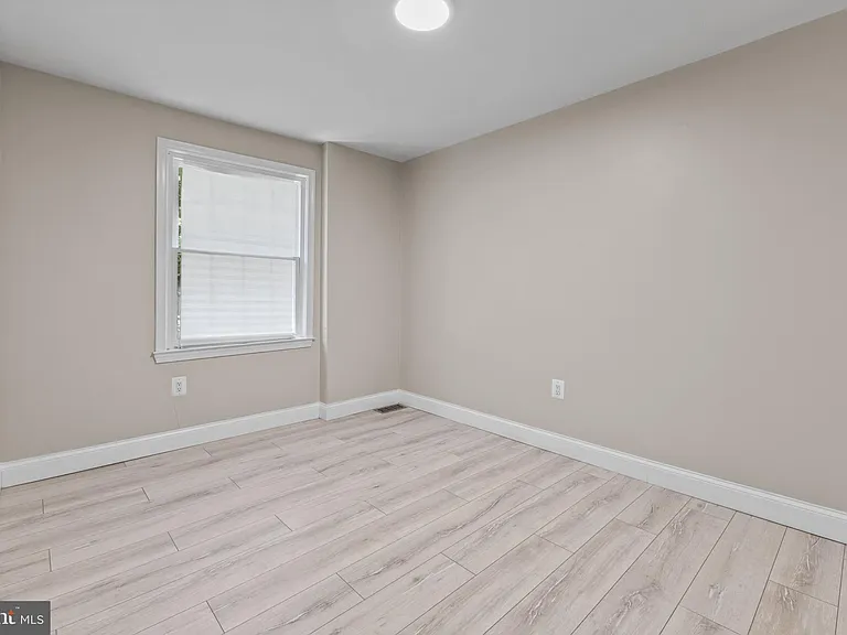 4305 Birchlake Ct — Photo 18