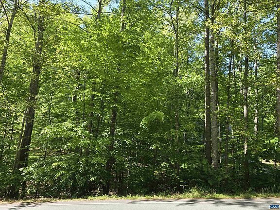 4th image of 717 Jefferson Dr E