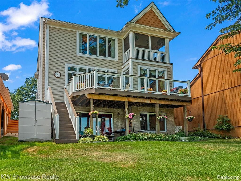 810 Wolverine Dr, Wolverine Lake, MI 48390 MLS 20230043365 Zillow
