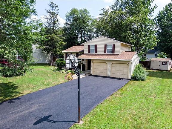2nd image of 107 Cottage Grove Dr