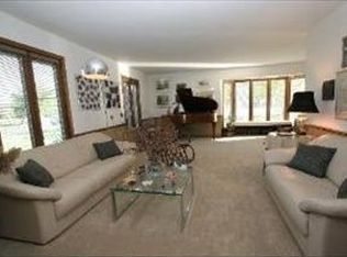 27830 N Chevy Chase Rd, Mundelein, IL 60060