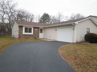 114 E Stevenson Dr, Glendale Hts, IL