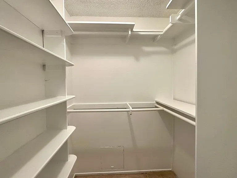 429 Daytona Dr — Photo 19