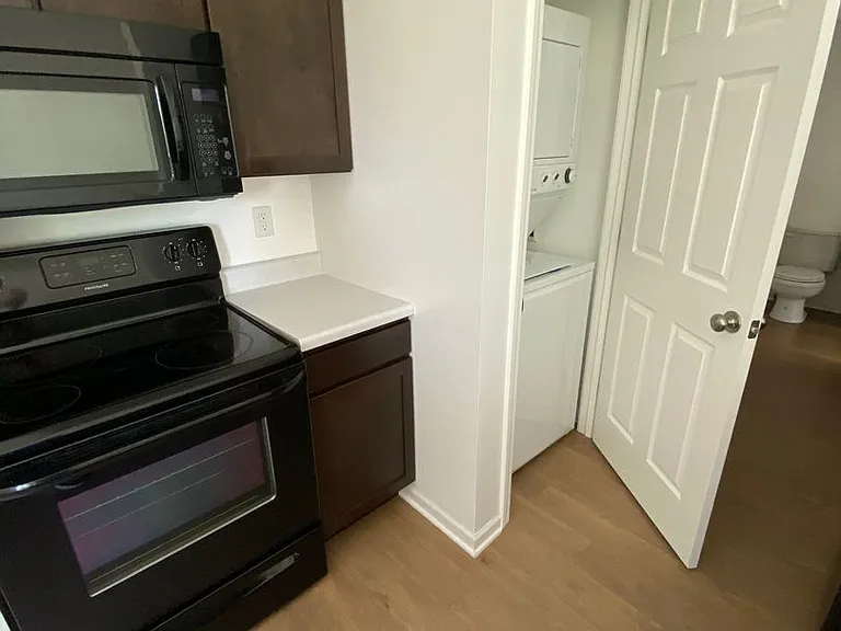 404 Jefferson St — Photo 1
