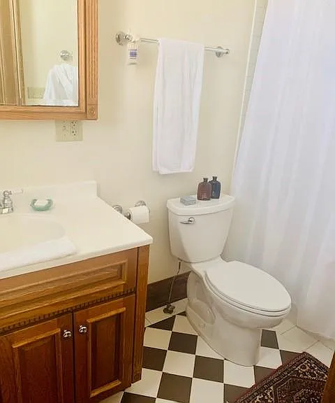2214 N Kenmore Ave #2 — Photo 16