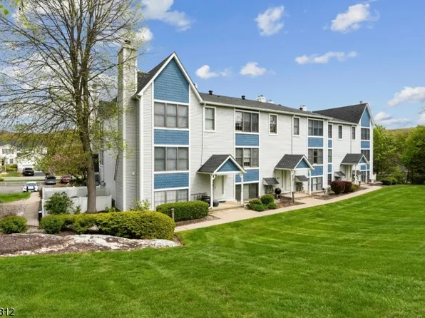 20 HERTIAGE LANE, Hamburg Boro, NJ 07419